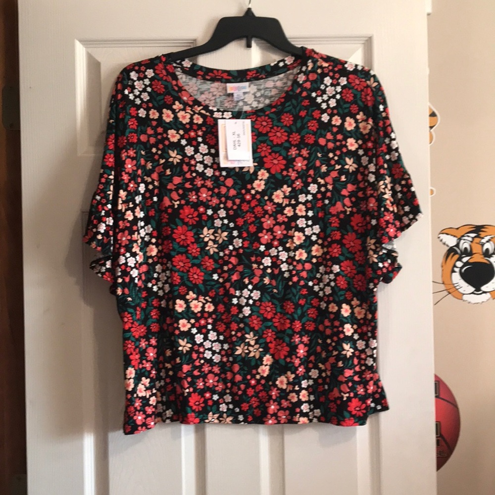 NWT LULAROE Dahl top